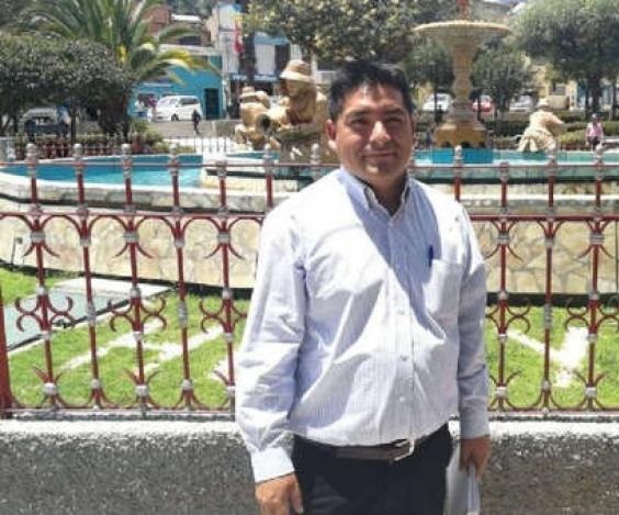 პერუში ერთმანეთს ჰიტლერი და ლენინი დაუპირისპირდნენ