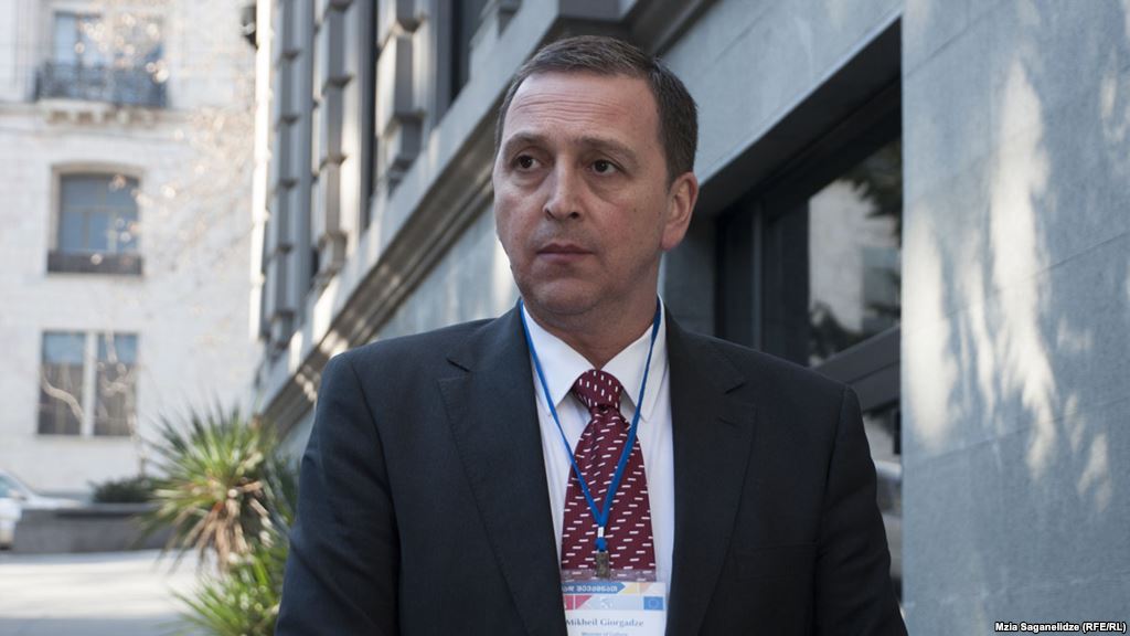 კულტურის მინისტრის თქმით, ტაძრებში ისეთი სანთლები უნდა იყოს გამოყენებული, რომელიც კედლის მხატვრობას ან ფრესკას არ დააზიანებს