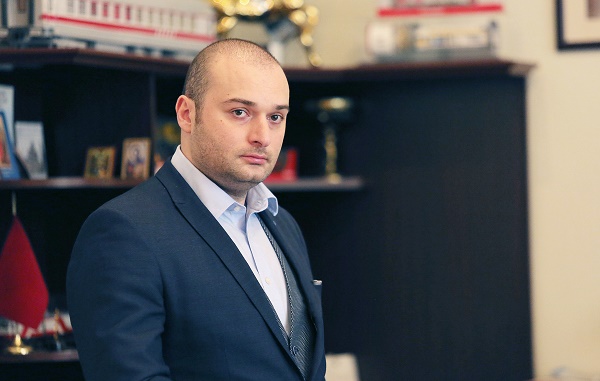 მამუკა ბახტაძემ პრემიერ-მინისტრის თანამდებობა დატოვა