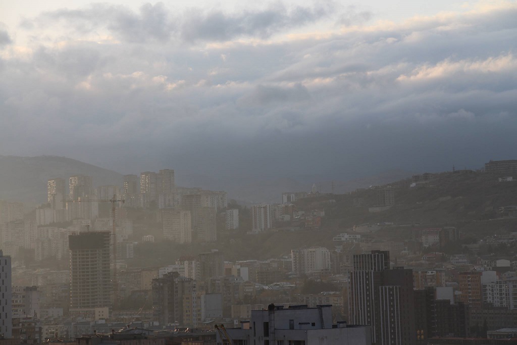 თბილისში, ბათუმში, რუსთავსა და ქუთაისში აზოტის დიოქსიდის და მყარი ნაწილაკების ნორმაზე გადაჭარბება დაფიქსირდა