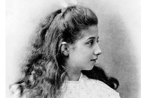 ვინ იყო გოგონა, ვისი სახელიც მსოფლიოში ყველაზე პოპულარულ ავტომობილს უწოდეს