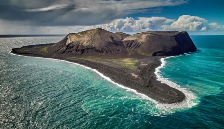 დედამიწის საიდუმლოება - რას გვასწავლის კუნძული, რომელიც ერთ დღეში გაჩნდა, სიცოცხლე ადამიანის გარეშე ჩაისახა და განვითარდა